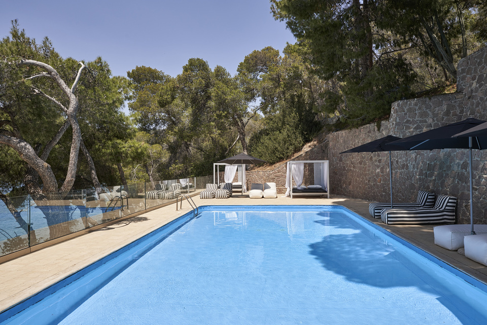 Poros-Image-Hotel-Pool